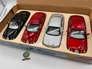 Welly - Box Jaguar S-Type 1999 (4 modelli), scala 1:24, vintage (2239) - Foto 1 di 11