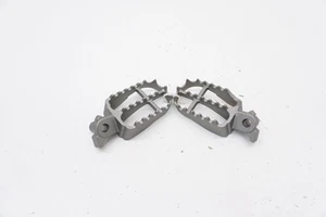 YZ250F YZ450F Footpegs OEM Footpeg Set Peg Pegs Yamaha YZ250F YZ450 YZ 23-25 M63 - Picture 1 of 12