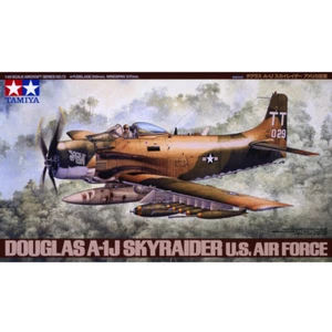 Tamiya 61073 Douglas A-1J Skyraider U.S. Air Force 1/48 - Picture 1 of 2
