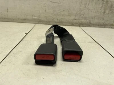 Lexus IS200T LUX 2016 cinturón de seguridad trasero derecho del lado del pasajero doble hebilla OEM+ Foto 1 de 4