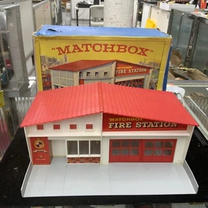 Lesney Matchbox Fire Station MF-1 in Box With 5 Boxed Lesney Cars - Picture 1 of 14
