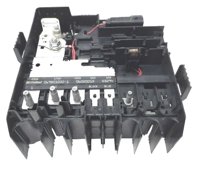 OEM Battery Distribution Fuse Block 2019-2023 Chevrolet Suburban Silverado Tahoe - Image 1 of 4