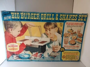 Vintage 1968 Kenner Big Burger Grill and Shake Set in the Original Box No. 1415 - Picture 1 of 12
