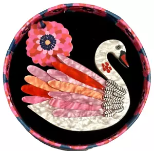 Erstwilder Serene Swan - Jocelyn Proust Brooch. NIB. - Picture 1 of 1