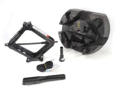 Kit de herramientas y gato de neumático de repuesto GMC Terrain 2021 21 con carcasa de espuma OEM Foto 1 de 3