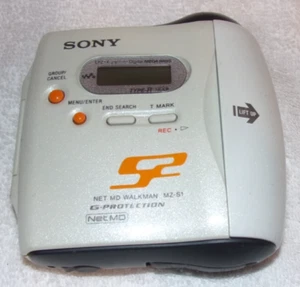 Sony MZ-S1 Net-MD MiniDisc Player/Recorder G-Schutz. Disc - getestet - sehr gepflegt - Bild 1 von 15
