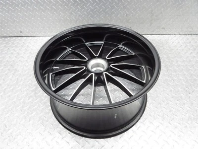 Llanta trasera Ducati Diavel 2015 15-18 17x8 recta video real OEM Foto 1 de 4