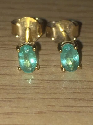 Vintage Fully Hallmarked 9ct Yellow Gold Solitaire Emerald Stud Earrings - Image 1 of 4
