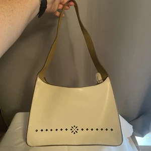 Mondani Nueva York Marfil Blanco Cuero Vegano Corte Láser Hobo Bolso Cartera Bolso de Hombro - Imagen 1 de 14