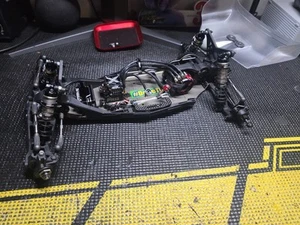 TLR 22 5.0 DC Elite, with Extras!! 13mm Shocks, +4 Chassis Tekin Electronics - Picture 1 of 10