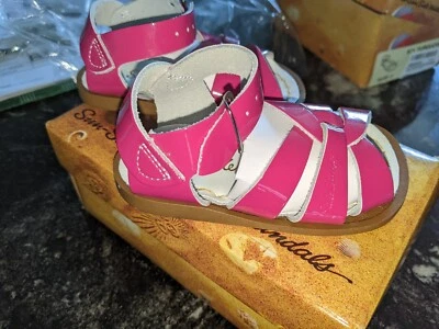 Sun San Salt Water Infant Toddler Girl Shiny Fushia Sandals Shoes Size 3 New - Image 1 of 2