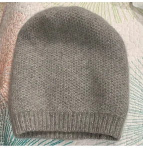 PORTOLANO Geniune Dyed Silver Fox Fur Pompom, 100% CASHMERE - Picture 1 of 5