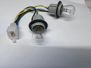 NUEVO Soporte de bombilla de telar de luz trasera para Yamaha SR 125 250 400 500 - Imagen 1 de 1