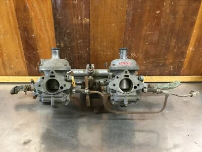 Triumph TR6 • оригинальный впускной коллектор и двойные карбюраторы. #V3108. Б/у. KT1400 - Изображение 1 из 4