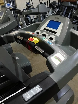 Matrix Commercial Treadmill Great Condition running machine - Image 1 of 4