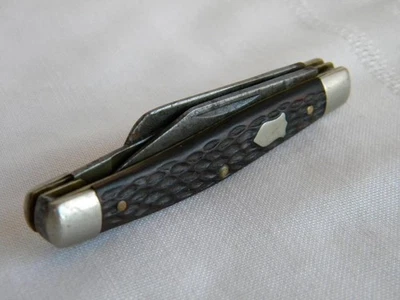 Navaja de bolsillo de colección ~ SCHRADE WALDEN ~ Trampero de 3 hojas ~ No. 834 ~ Ciervo de hueso rojo ~ Buen broche de presión Foto 1 de 4