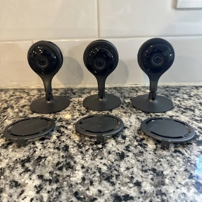 Камера видеонаблюдения Google Nest A0005 1-го поколения черная внутренняя работает без шнура упаковка 3 шт. - Изображение 1 из 4