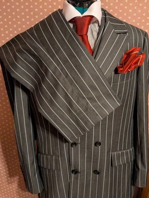 Tiglio Rosso 3 piezas Dbl Pecho Chaqueta y Chaleco 42R Pantalones 38 Gris Rayas Lana Especial Foto 1 de 4