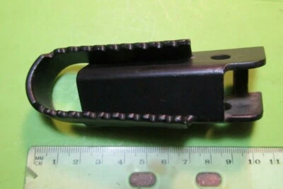 Clavija de pie izquierda Montesa Cota 307 310 negra p/n 3920.01110 NOS 39M 1988-1992 Foto 1 de 4