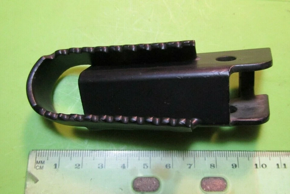 Clavija de pie izquierda Montesa Cota 307 310 negra p/n 3920.01110 NOS 39M 1988-1992 Foto 1 de 4