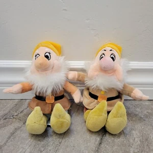 Walt Disney Seven Dwarfs Sitting Happy Sneezy Plush Store vintage snow white - Picture 1 of 10