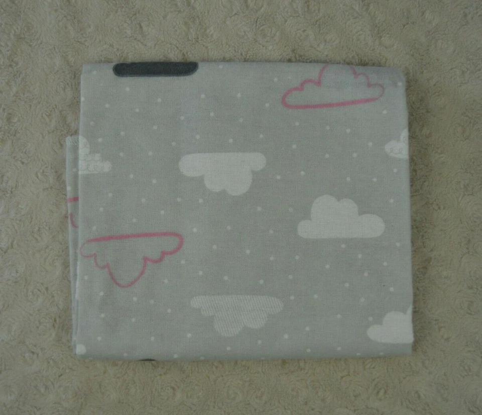 Always Loved by Rene Rofe Clouds 婴儿接收毯法兰绒灰色粉红色圆点 — 第 1/4 张图片