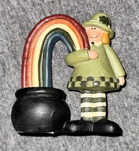 Blossom Bucket B Lloyd Suzi St Saint Patrick’s Day Figurine Leprechaun Rainbow - Picture 1 of 2