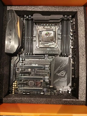 ASUS ROG RAMPAGE V EDITION 10 Motherboard Intel X99 EATX + 5820k LGA 2011-V3  - Image 1 of 4