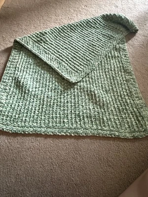 NUEVA Manta/Compañero de Juegos Tejido Hecho a Mano para Bebé Muy Suave - Verde Foto 1 de 4