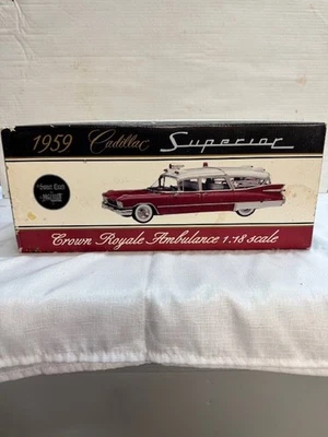 Ambulancia Sunset Coach 1959 Cadillac Superior Crown Royale escala 1:18 blanca/roja Foto 1 de 4