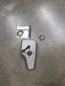 OEM Briggs & Stratton Muffler 593581 With Guard & Bolts - Picture 1 of 5
