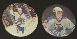 1980's - WAYNE GRETZKY EDMONTON OILERS - HOCKEY PIN BACK BUTTONS (2) - ORIGINAL - Picture 1 of 7
