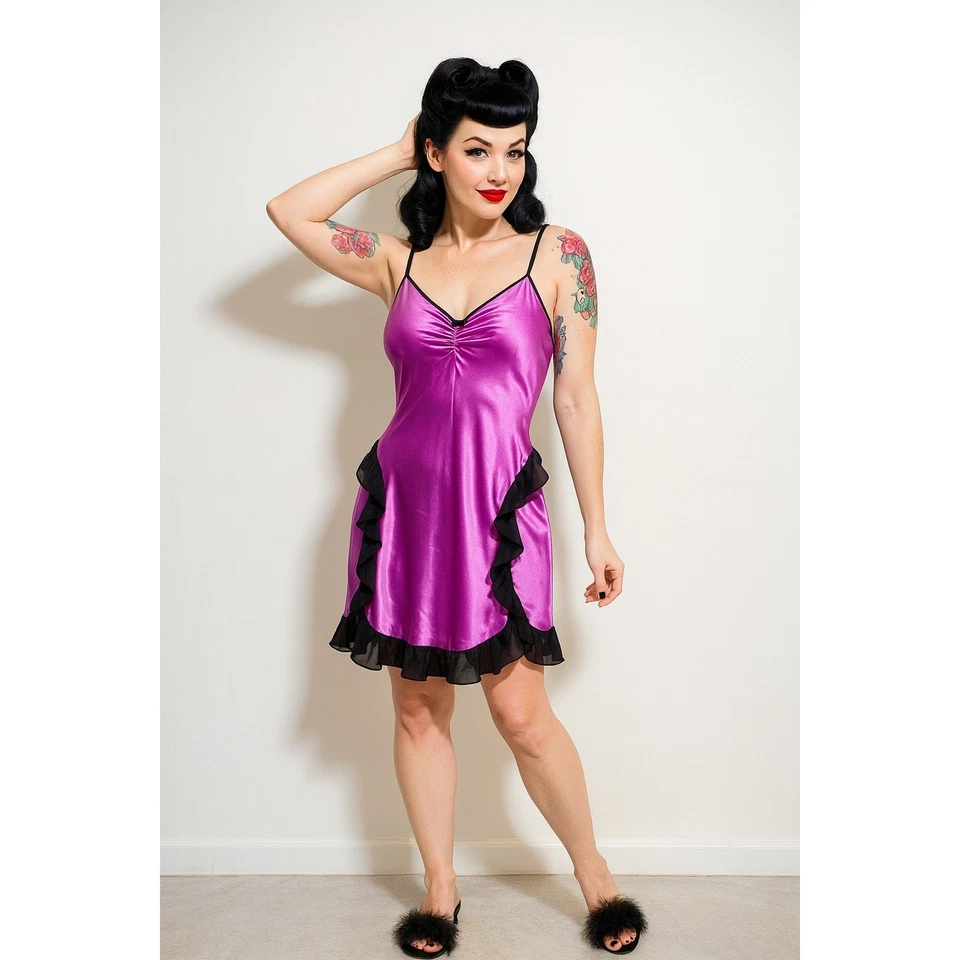 Vestido Betsey Johnson Íntimo Violeta Satinado Sin Mangas Talla Grande Sexy Fecha Noche Emo Foto 1 de 4