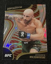 Alexander Volkanovski Astro Revolution 🔥 2023 Panini UFC Chronicles #18
