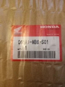 Honda VF1000R engine gasket set (1984 - 86) 081A1-MB6-S01 - Picture 1 of 2