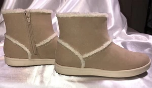 Clarks Cloudsteppers Womens Ankle Boots Cushion Soft Tan Faux Fur Lined Sz 6 - Picture 1 of 10