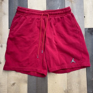 Nike Air Jordan Men's LARGE Essentials Fleece Jump Man Shorts RED (DQ7470-687) - Picture 1 of 5