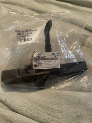 正品原始设备制造商 81130-A9000 门锁 - 抽油烟机 / 81130A9000 适用于起亚塞多纳 15-21 — 第 1/3 张图片