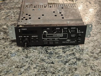 Reproductor de cinta de radio de coche urbano Lincoln Mark VII 1984 85 86 1987 E5VF-18B865-BA Foto 1 de 4