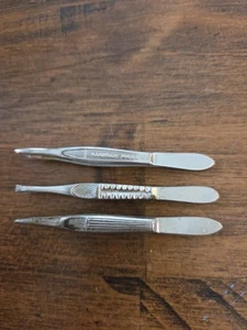 Vintage Revlon Pointed Tip Deluxe Tweezer 3" #2221 - Picture 1 of 3