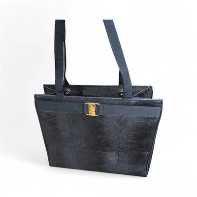 Bolso de Mano Salvatore Ferragamo Vara Grande de Cuero para Mujer Negro Foto 1 de 4