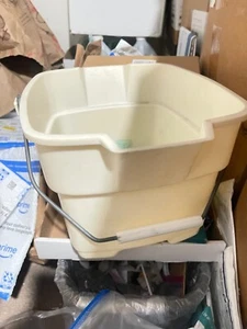 Rubbermaid Beige Roughneck Utility Bucket Heavy Duty 9"Hx11"Wx14"L glued(DR) - Picture 1 of 9