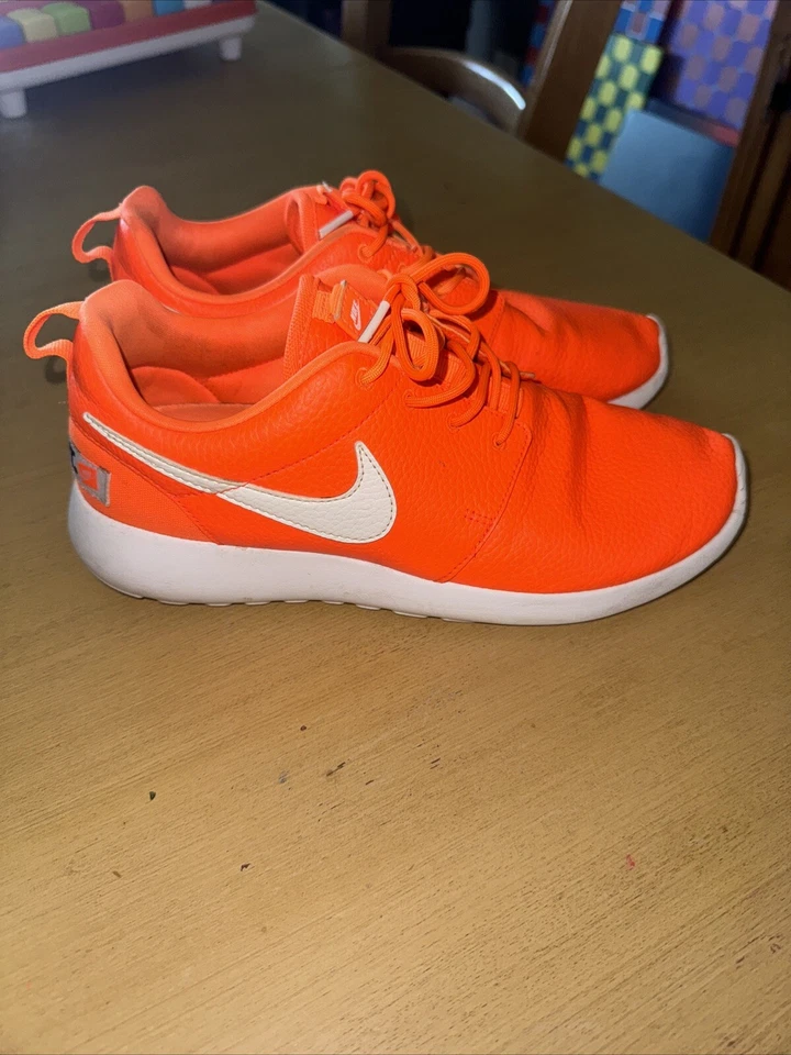 Nike Women's Size 8.5 Roshe One PRM 833928 Neon Orange Leather No Box - Image 1 of 4