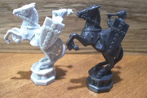 Mattel HARRY POTTER CHESSMEN, COMPLETE (16 White & 16 Black) NO BOARD 2002 NM - Picture 1 of 12