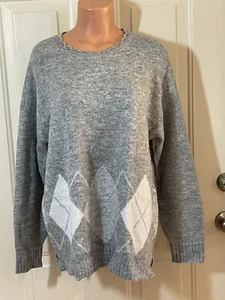ELLE, Sz LG, Soft Gray & Argyle, Pullover Sweater w/Scallop Neck. (MSRP $50) NEW - Picture 1 of 10