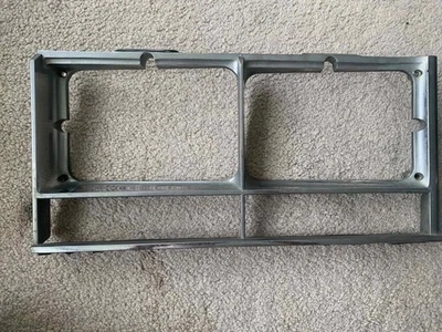 Biseles de faros y luces de giro laterales para Cadillac Seville 1976-1979 OEM hechos en EE. UU. Foto 1 de 4