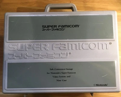 VALISE OFFICIELLE CONSOLE NINTENDO SUPER FAMICOM + 9 JEUX SFC 11*30*35CM vintage - Image 1 of 4