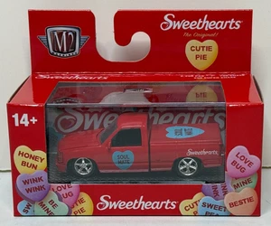 M2 Machines 2025 Sweethearts 1992 Chevrolet C1500 SS 454 - 1/64 Pickup - Bild 1 von 1