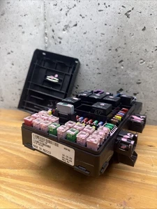 2003-2006 Ford Expedition Navigator Fuse Box Power Distribution 4L7T-14A067-AF - Picture 1 of 11