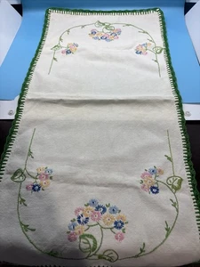 Vintage Hand Embroidered Dresser or Buffet Scarf Rectangle 11 X 22” - Picture 1 of 4